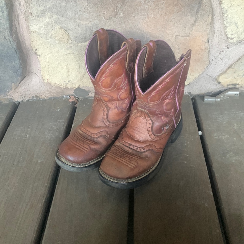 Kids Justin’s boots
